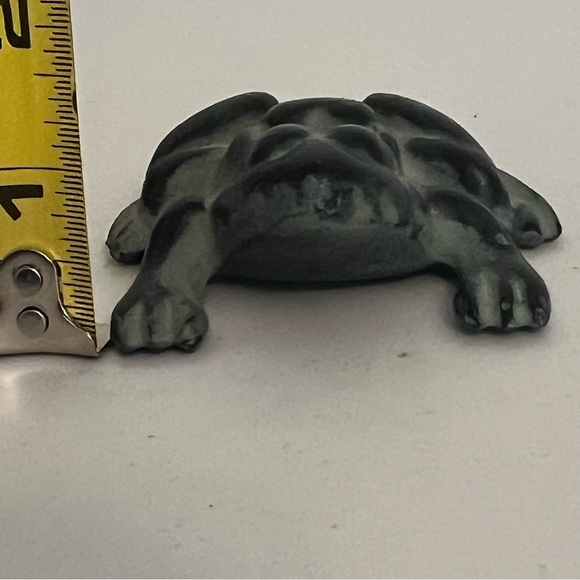 Vintage Virginia Metalcrafters Cast Iron 3” Frog Paperweight - Picture 10 of 10